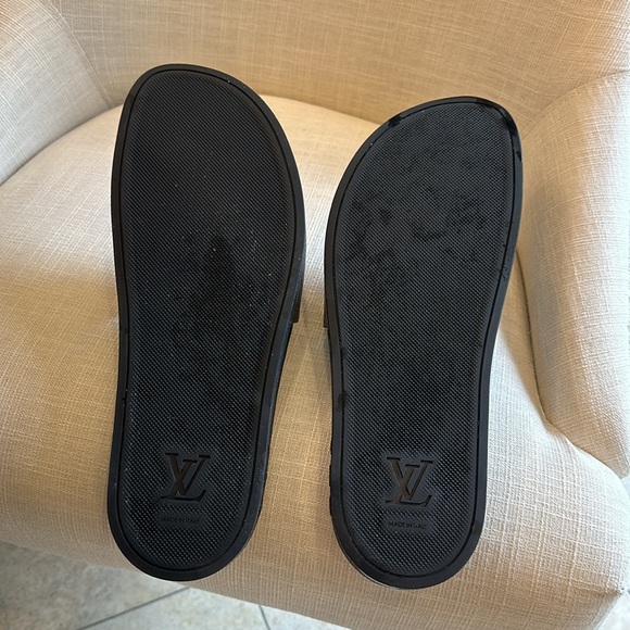 Louis Vuitton men’s slides size 10 US 11 EU - Picture 4 of 4